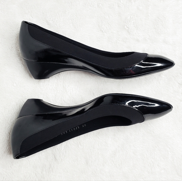 Salvatore Ferragamo Black Patent Leather Almond Toe Semi Wedge Ballet Fl… - Picture 3 of 11